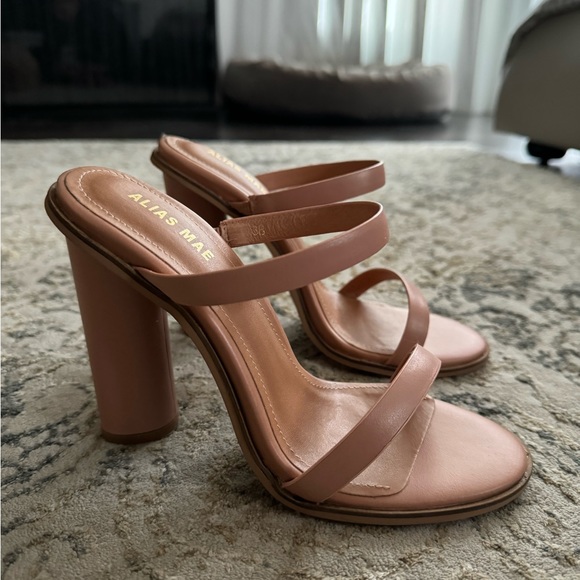 Alias Mae heels - Picture 3 of 5